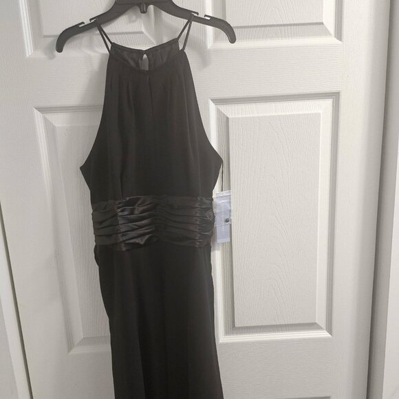 LONDON TIMES. Black. Halter Neckline. Sleeveless. Ruched Waistband.Size: 14 - Picture 1 of 5